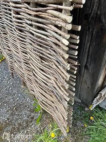 Haselzaun ohne Rahmen als Sichtschutz
