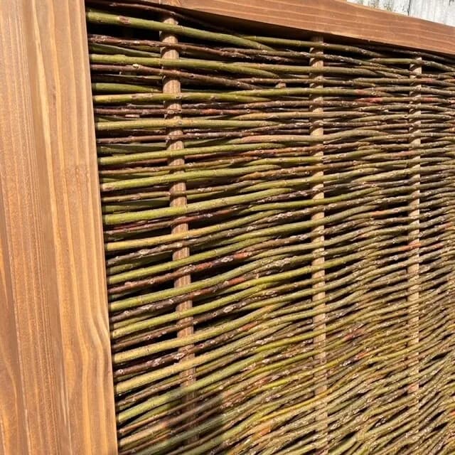 Weidenzaun mit Holzrahmen bestellen